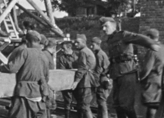 Hitler's Slaves: Forced Labour under the Nazis - Vernichtung - Photos
