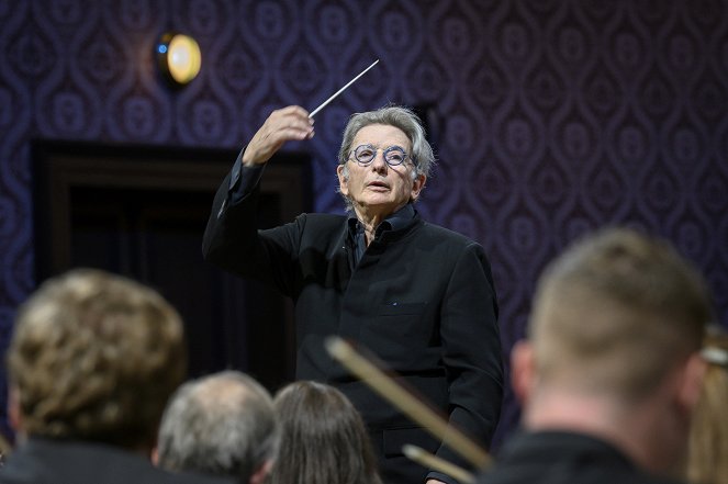Michael Tilson Thomas conducts Copland and Schubert - Photos