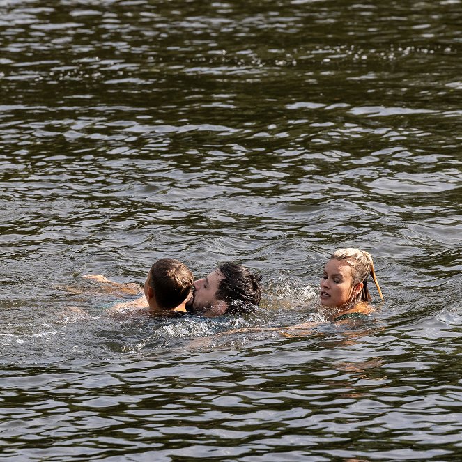 Jedna rodina - Loděnice - Film - Václav Matějovský, Patricie Pagáčová