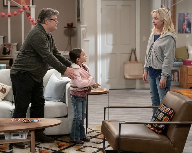 The Conners - Season 6 - Valentine's Day Treats and Credit Card Cheats - Photos