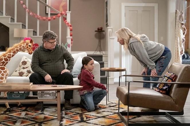The Conners - Valentine's Day Treats and Credit Card Cheats - Photos