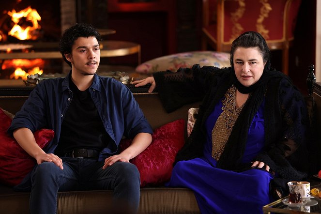 Hudutsuz Sevda - Episode 18 - De la película - Esra Dermancıoğlu