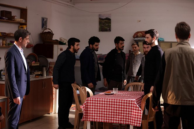 Hudutsuz Sevda - Episode 18 - Photos