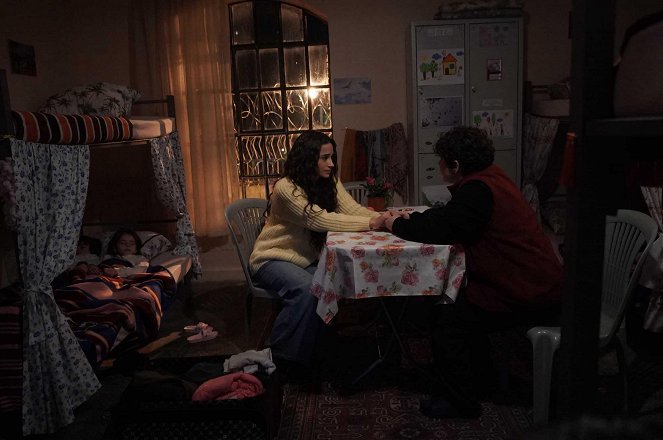 Bir Sevdadır - Bir Aile - Kuvat elokuvasta