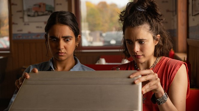 Drive-Away Dolls - Photos - Geraldine Viswanathan, Margaret Qualley