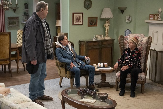 The Conners - Season 6 - Moms and Rats - Z filmu