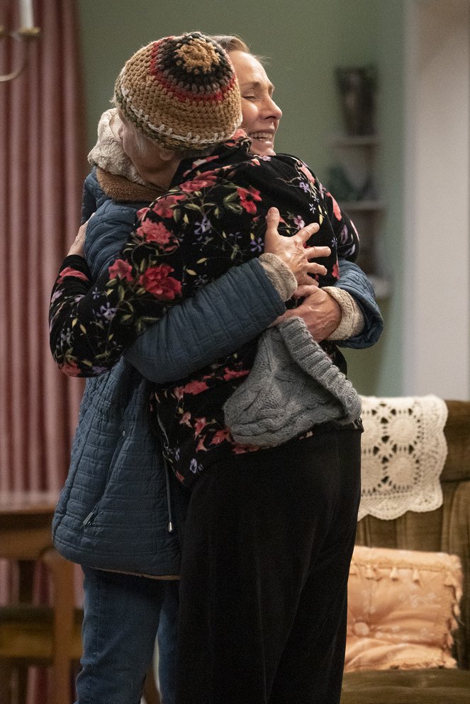 The Conners - Season 6 - Moms and Rats - Photos