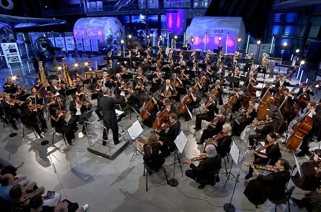Deutsche Staatsphilharmonie Rheinland-Pfalz: Strauss und Holst - Van film