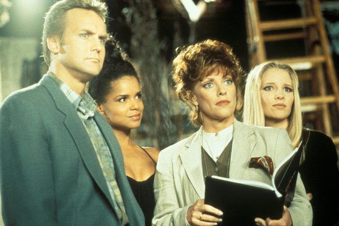 Diagnosis Murder - Death in the Daytime - Photos - Doug Davidson, Victoria Rowell, Kim Lankford, Lauralee Bell