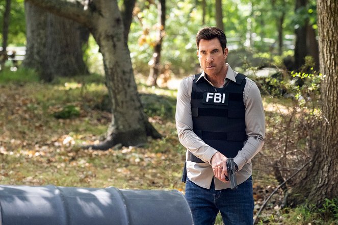 FBI: Most Wanted - Season 4 - Gold Diggers - Van film