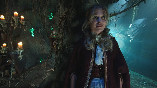 Once Upon a Time - Season 7 - Hyperion Heights - Photos - Rose Reynolds