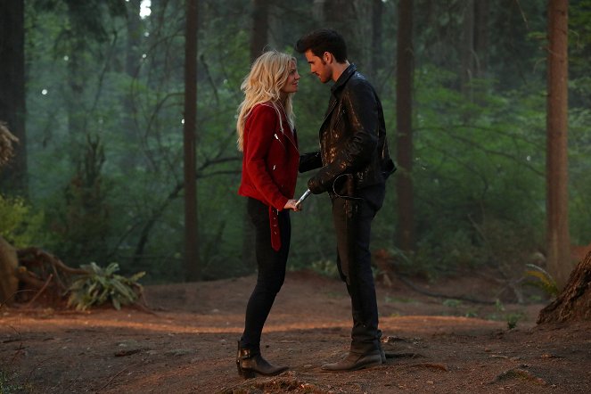 Once Upon a Time - A Pirate's Life - Photos - Jennifer Morrison, Colin O'Donoghue