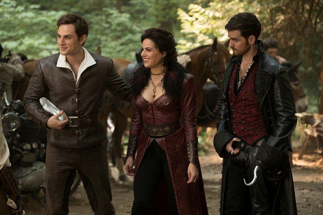 Once Upon a Time - The Garden of Forking Paths - Photos - Andrew J. West, Lana Parrilla, Colin O'Donoghue