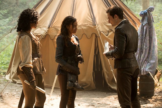 Once Upon a Time - The Garden of Forking Paths - Photos - Dania Ramirez, Andrew J. West