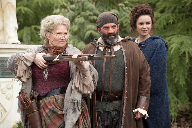 Once Upon a Time - Homecoming - Photos - Beverley Elliott, Lee Arenberg, Keegan Connor Tracy
