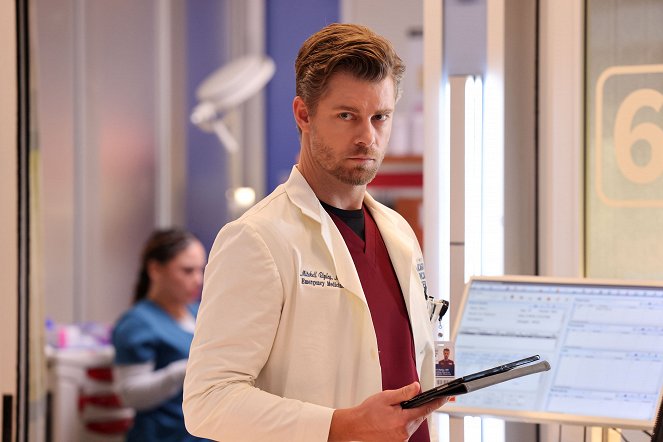 Chicago Med - Season 9 - What Happens in the Dark Always Comes to Light - Filmfotos