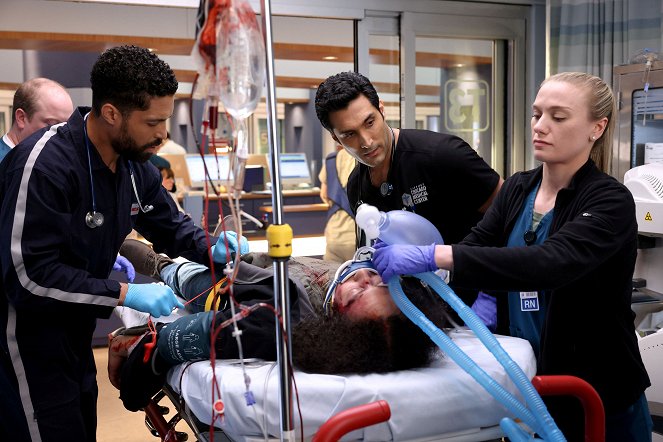 Chicago Med - These Are Not the Droids You Are Looking For - Photos