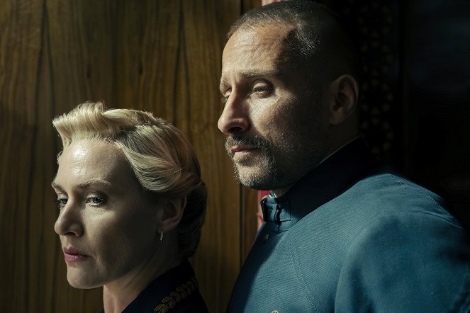 A rezsim - The Founding - Filmfotók - Kate Winslet, Matthias Schoenaerts