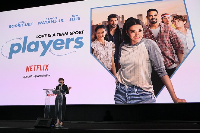 Players - De eventos - Players Los Angeles Premiere at The Egyptian Theatre Hollywood on February 08, 2024 in Los Angeles, California