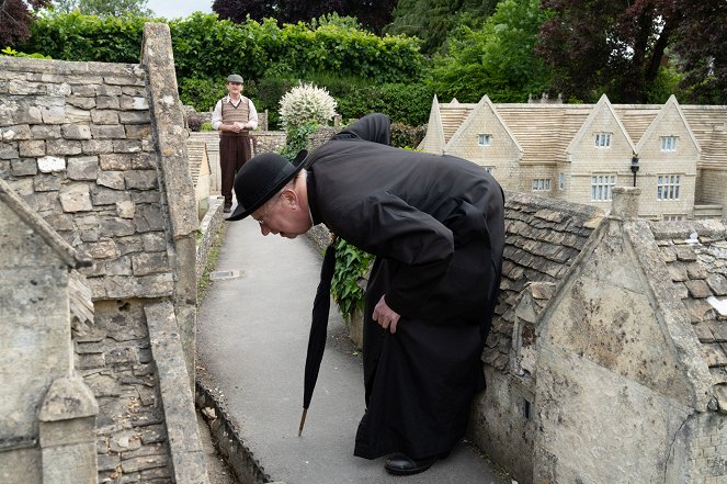 Father Brown - Season 10 - The Winds of Change - Filmfotos - Mark Williams