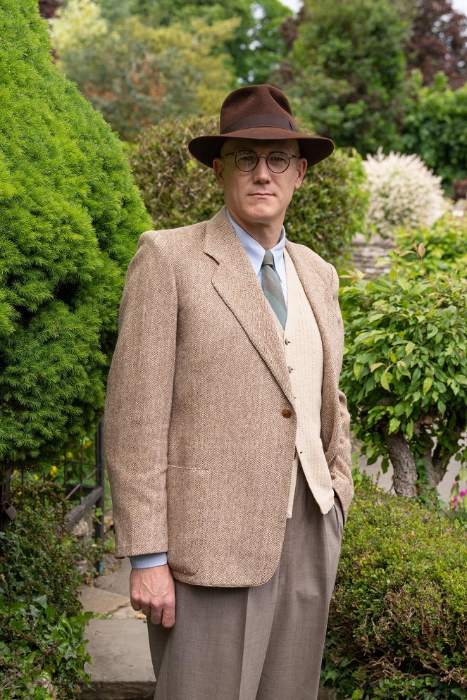 Father Brown - Season 10 - The Winds of Change - Werbefoto - Lucas Hare