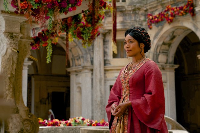 Damsel - Photos - Angela Bassett