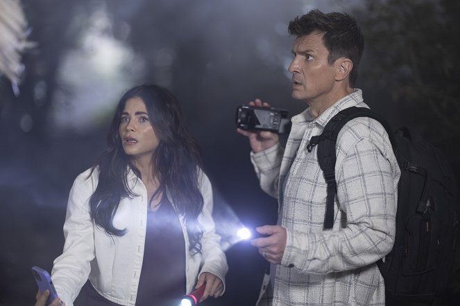 The Rookie - Trouble in Paradise - Photos - Jenna Dewan, Nathan Fillion