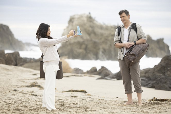 The Rookie - Trouble in Paradise - Photos - Jenna Dewan, Nathan Fillion