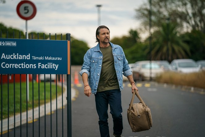 My Life Is Murder - Season 3 - Bloodlines - Photos - Martin Henderson