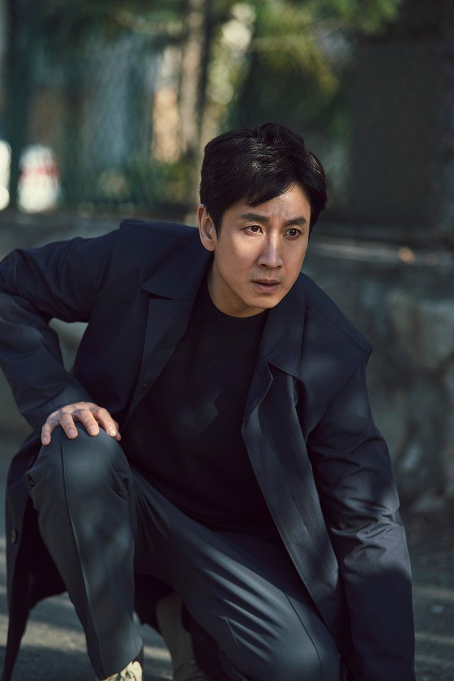 Dr. Agy - 2. fejezet - Filmfotók - Sun-kyun Lee