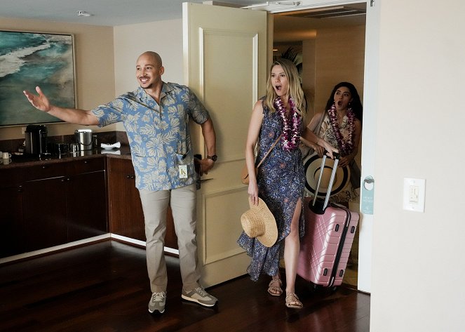NCIS: Hawai'i - Dead on Arrival - De la película - Brian DeRozan, Tori Anderson, Yasmine Al-Bustami