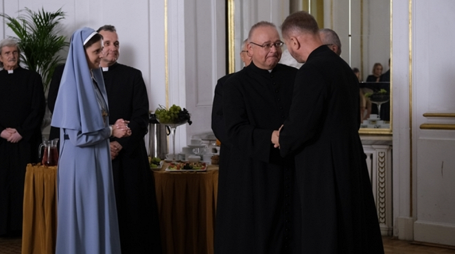 Ojciec Mateusz - Sakrament pojednania - Kuvat elokuvasta - Aleksandra Sroka, Maciej Gąsiorek