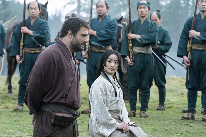 Shōgun - Season 1 - The Eightfold Fence - Kuvat elokuvasta - Cosmo Jarvis, Anna Sawai