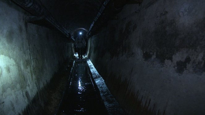 Tajemství pařížského podzemí - Z filmu