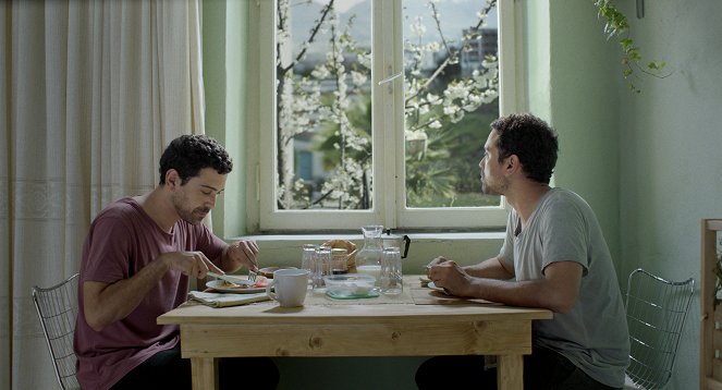 A Cup of Coffee and New Shoes On - Filmfotók - Edgar Morais, Rafael Morais