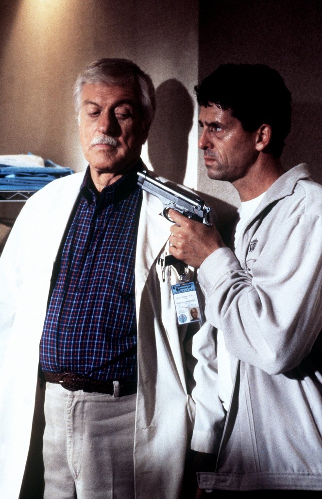 Diagnosis Murder - Season 3 - Murder on the Run: Part 1 - Photos - Dick Van Dyke, Jeff Allin