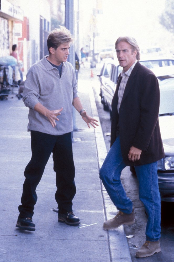 Diagnosis Murder - Living on the Streets Can Be Murder - Photos - Charlie Schlatter, Barry Van Dyke