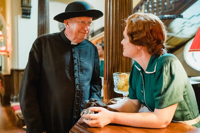 Father Brown - The Company of Men - Film - Mark Williams