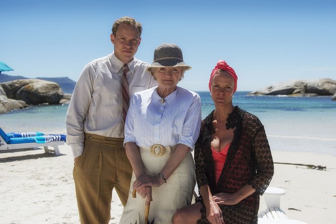 Agatha Christie's Marple - Season 6 - Karibische Affäre - Werbefoto - Robert Webb, Julia McKenzie, Hermione Norris