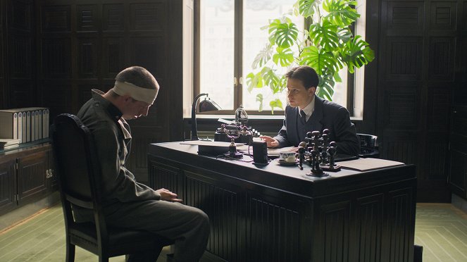 Kafka - Bureau - De la película - Max Mauff, Joel Basman