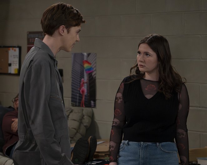 The Conners - Season 6 - Hanging in Dorms with Boys and the Secret Life of Men - Photos