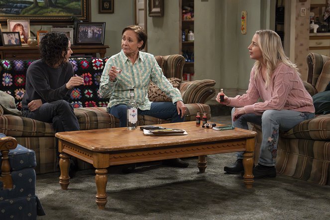 The Conners - Hanging in Dorms with Boys and the Secret Life of Men - Photos