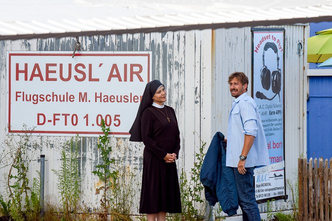 Um Himmels Willen - Abflug - Film