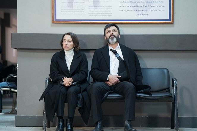 Kirli Sepeti - Episode 23 - Filmfotos - Ayça Bingöl, Serhat Kılıç