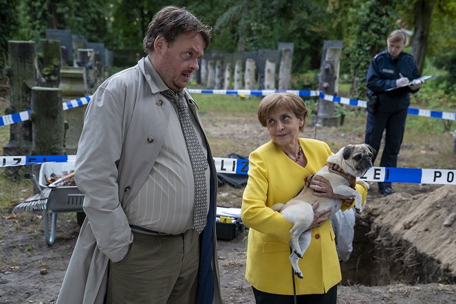 Miss Merkel - Ein Uckermark-Krimi - Mord auf dem Friedhof - Van film