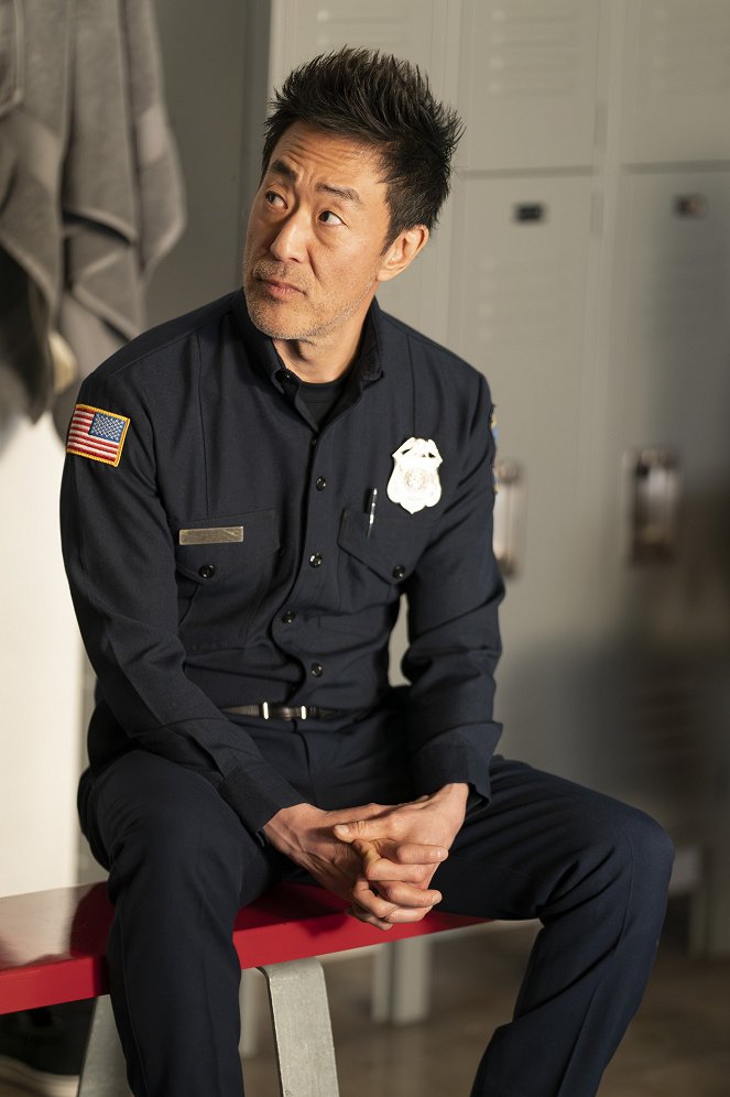 9-1-1 - Rock the Boat - Photos - Kenneth Choi