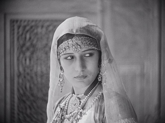 Shiraz - Van film - Seeta Devi