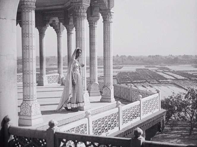 Shiraz: A Romance of India - Photos - Enakashi Rama Rao