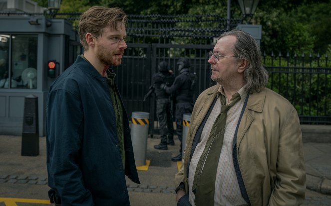 Slow Horses - Negotiating with Tigers - Photos - Jack Lowden, Gary Oldman