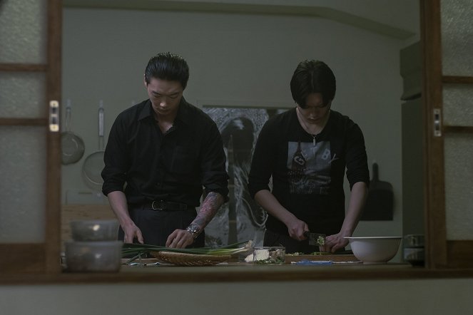 Tokyo Vice - Wojna w domu - Z filmu - Shô Kasamatsu, Atom Mizuishi
